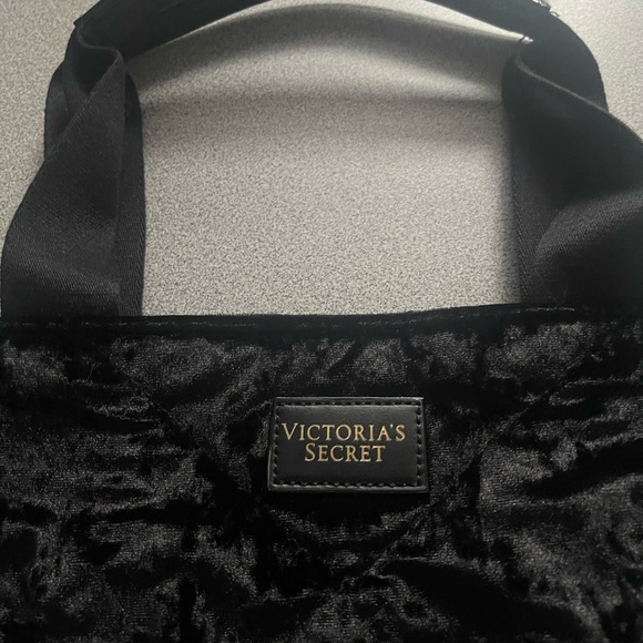 Victoria’s Secret Black Crushed Velvet Bag - Picture 2 of 8